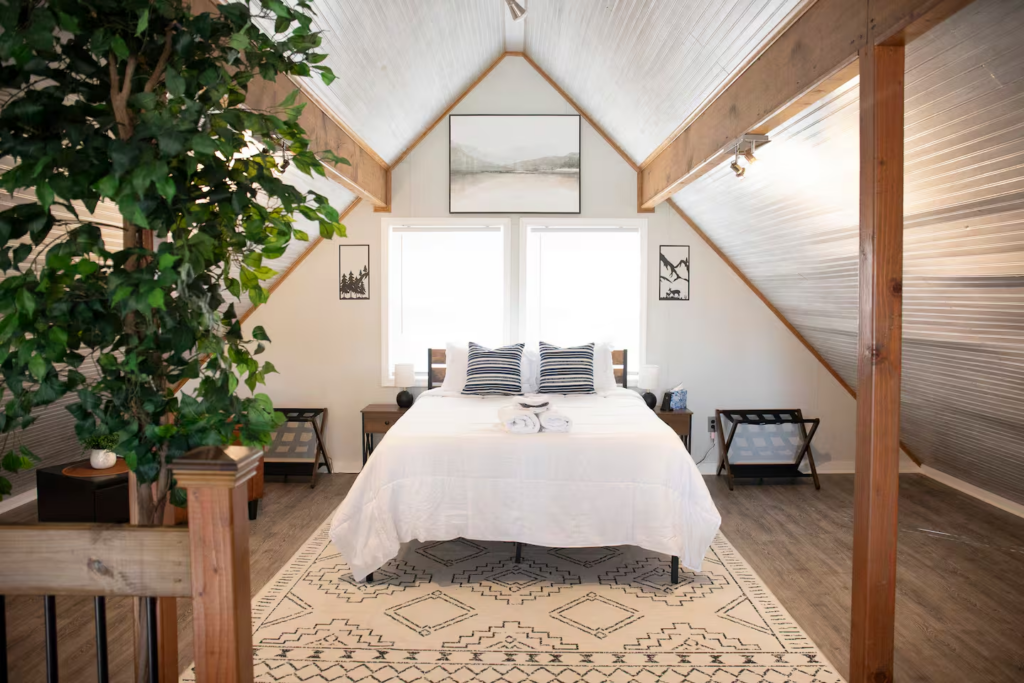 Shenandoah Airbnb bedroom